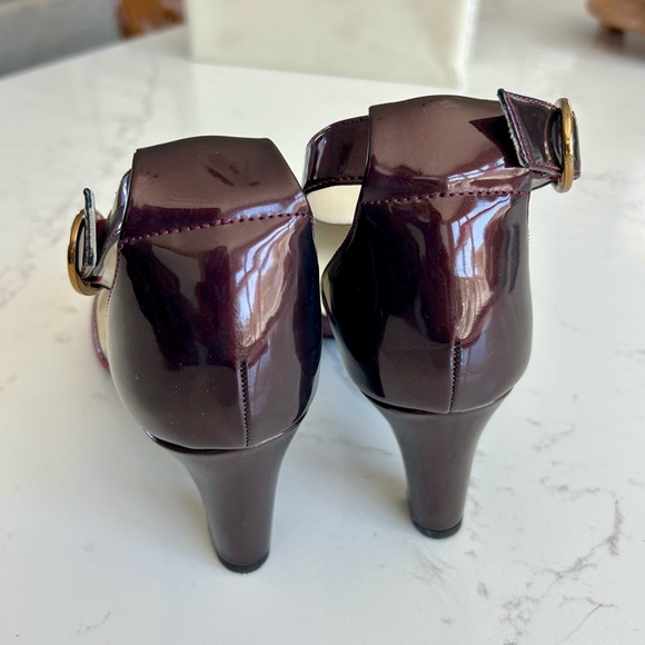 Anne Klein KNELL wine ankle strap pump - Picture 3 of 7